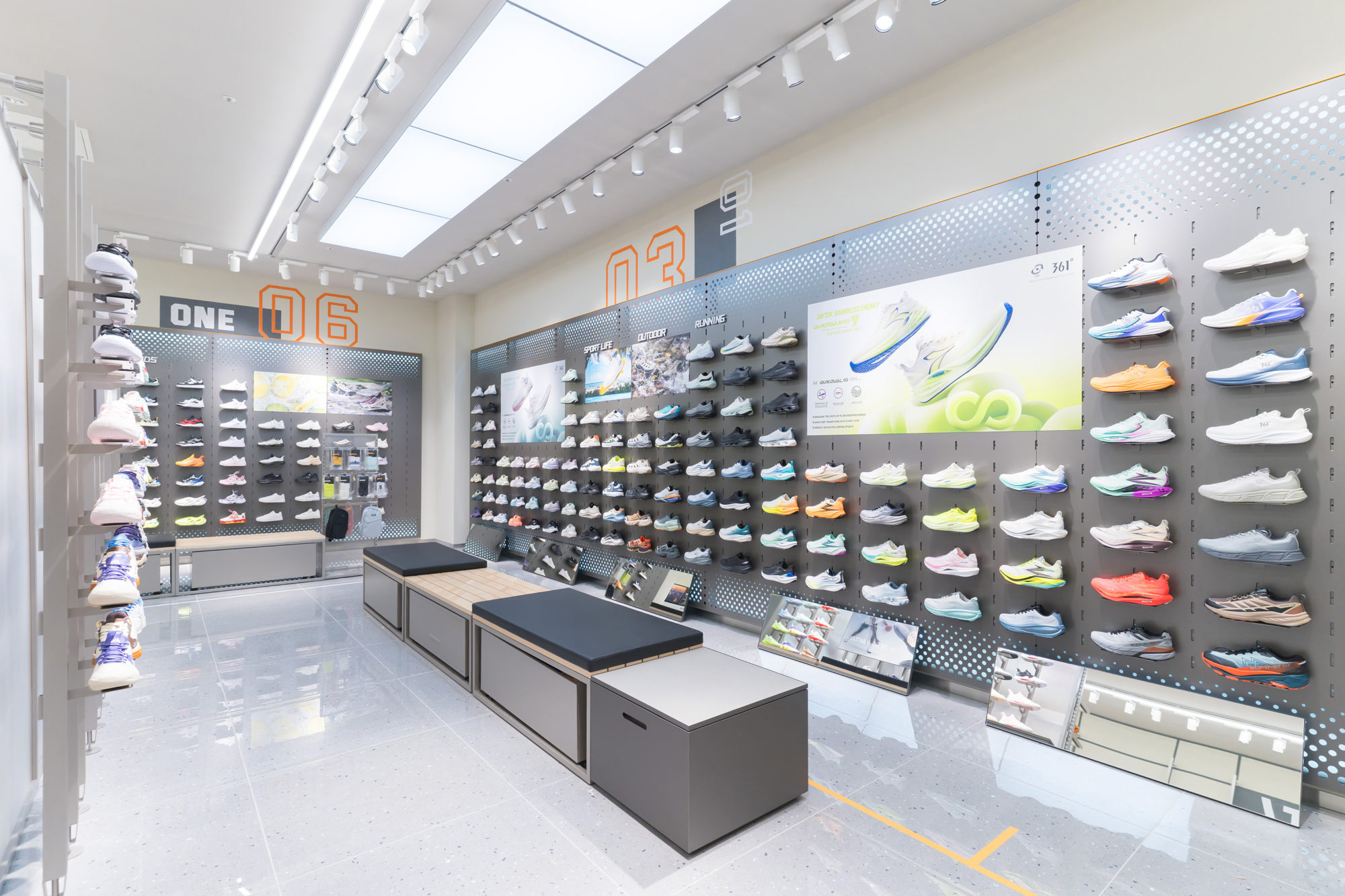 361° ららぽーと名古屋みなとアクルスの売場全景